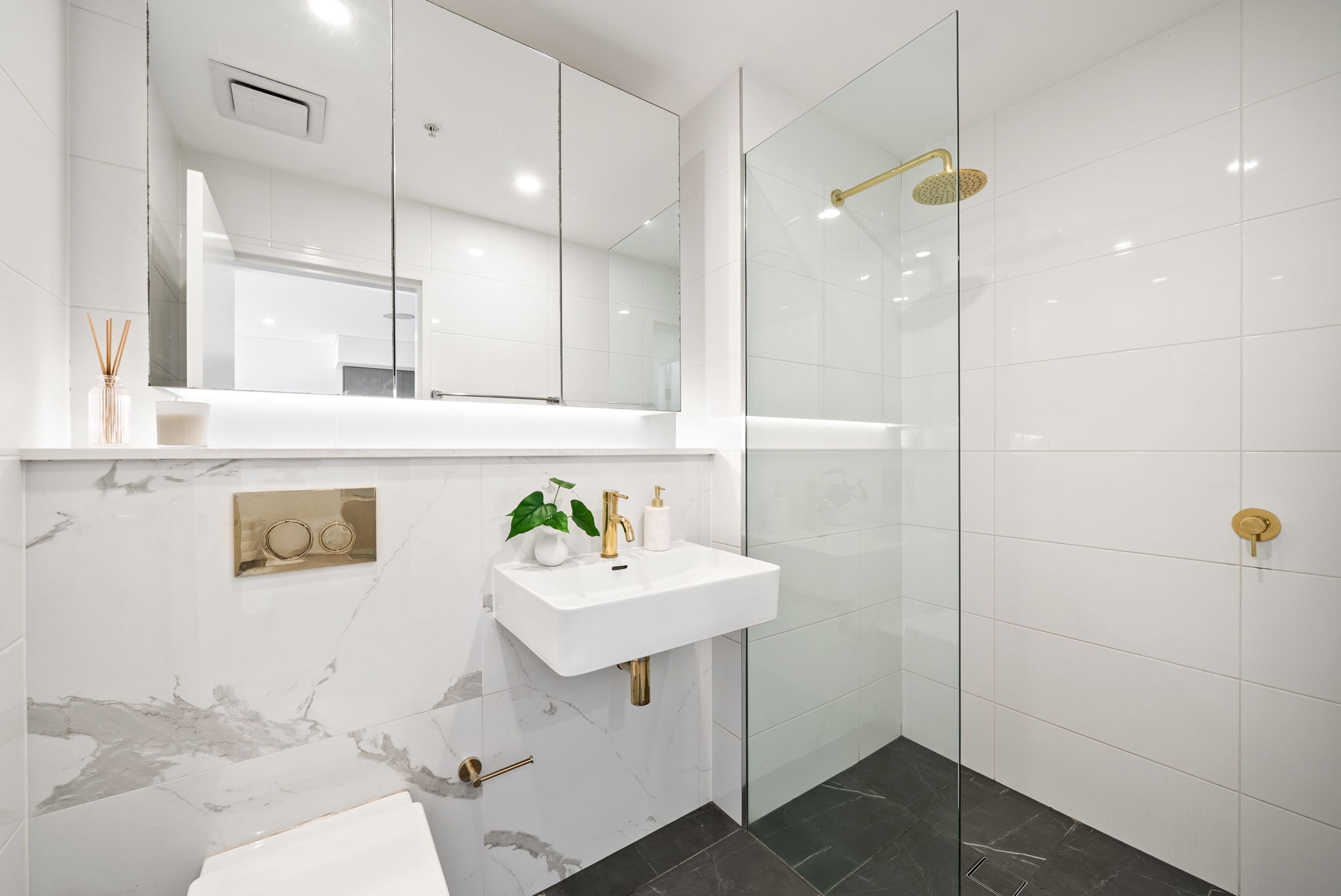 9098/5 Bennelong Parkway, Wentworth Point For Sale by Chidiac Realty - image 9